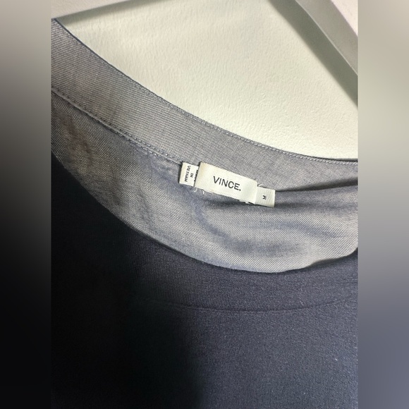 Vince Mixed media navy shirttail blouse  size Medium - Picture 9 of 16